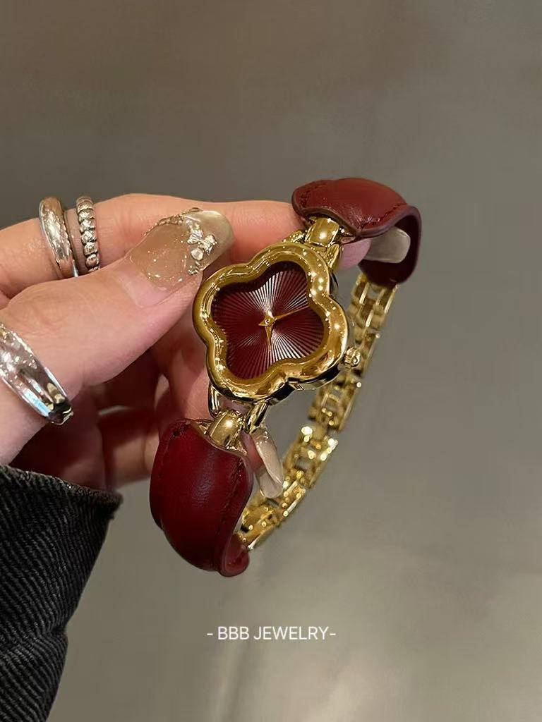 Leather Four-Leaf Clover Luxury Retro Bracelet Watch