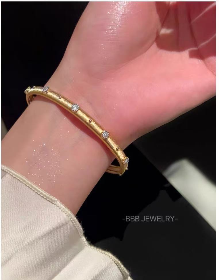 Wire-cut copper plated with 14K gold and zirconium bracelet