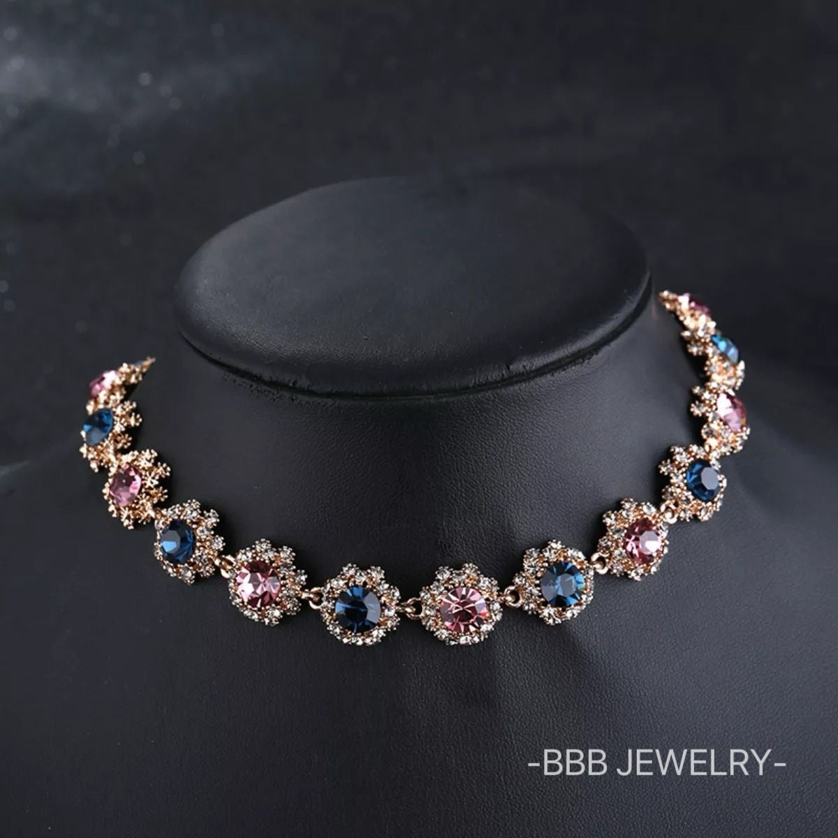 Blinking zircon collar chain